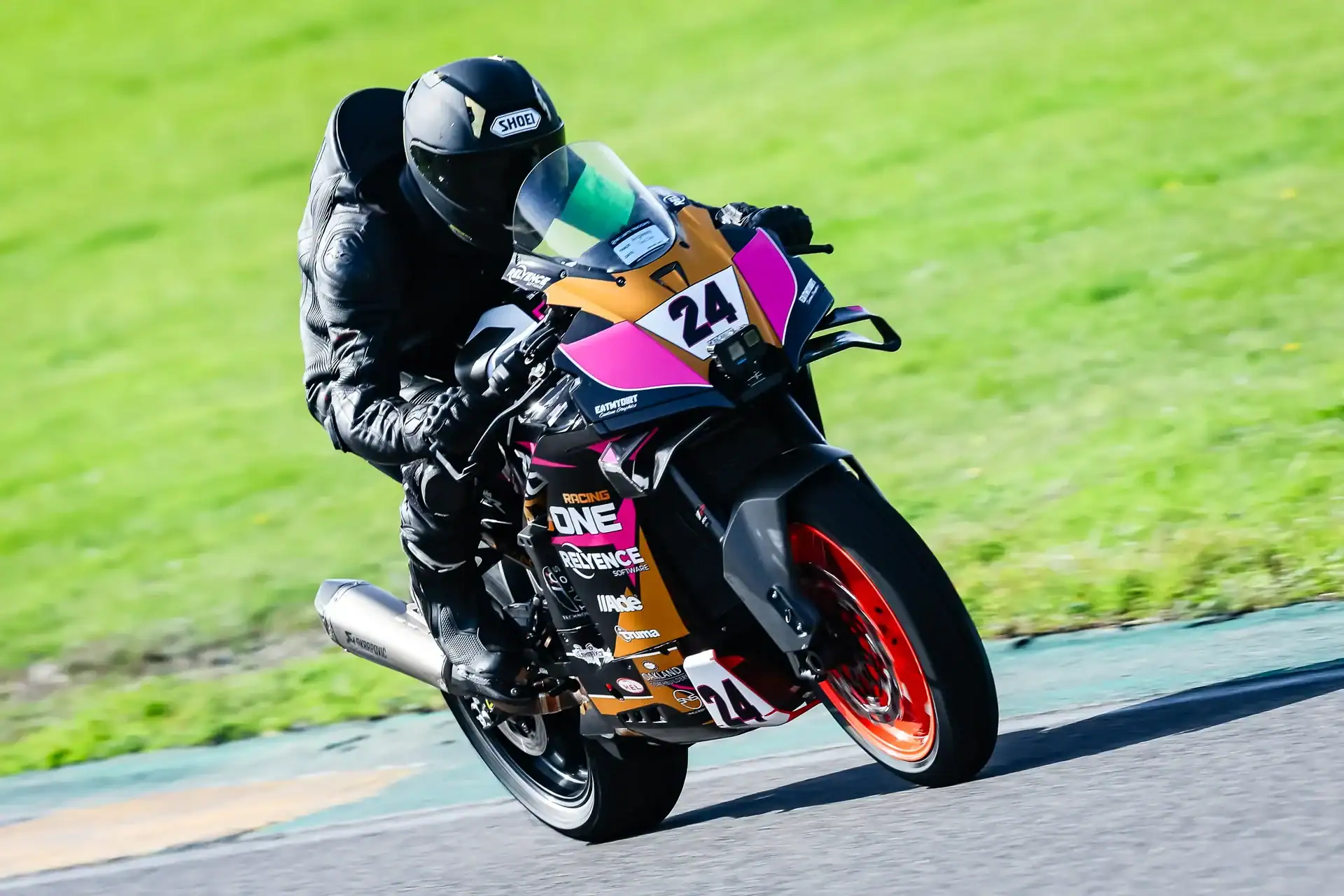 RND 8 Anglesey Coastal 1 Evan Brailsford on the number 24 KTM 990 RC R during Saturday morning sprint qualifying at Anglesey, wearing a green endurance armband.